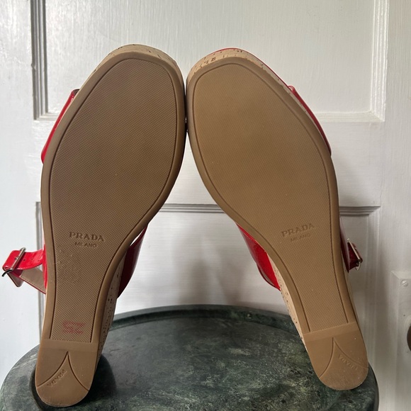 🚨PRADA Patent Leather Wedges🚨 - Picture 4 of 5